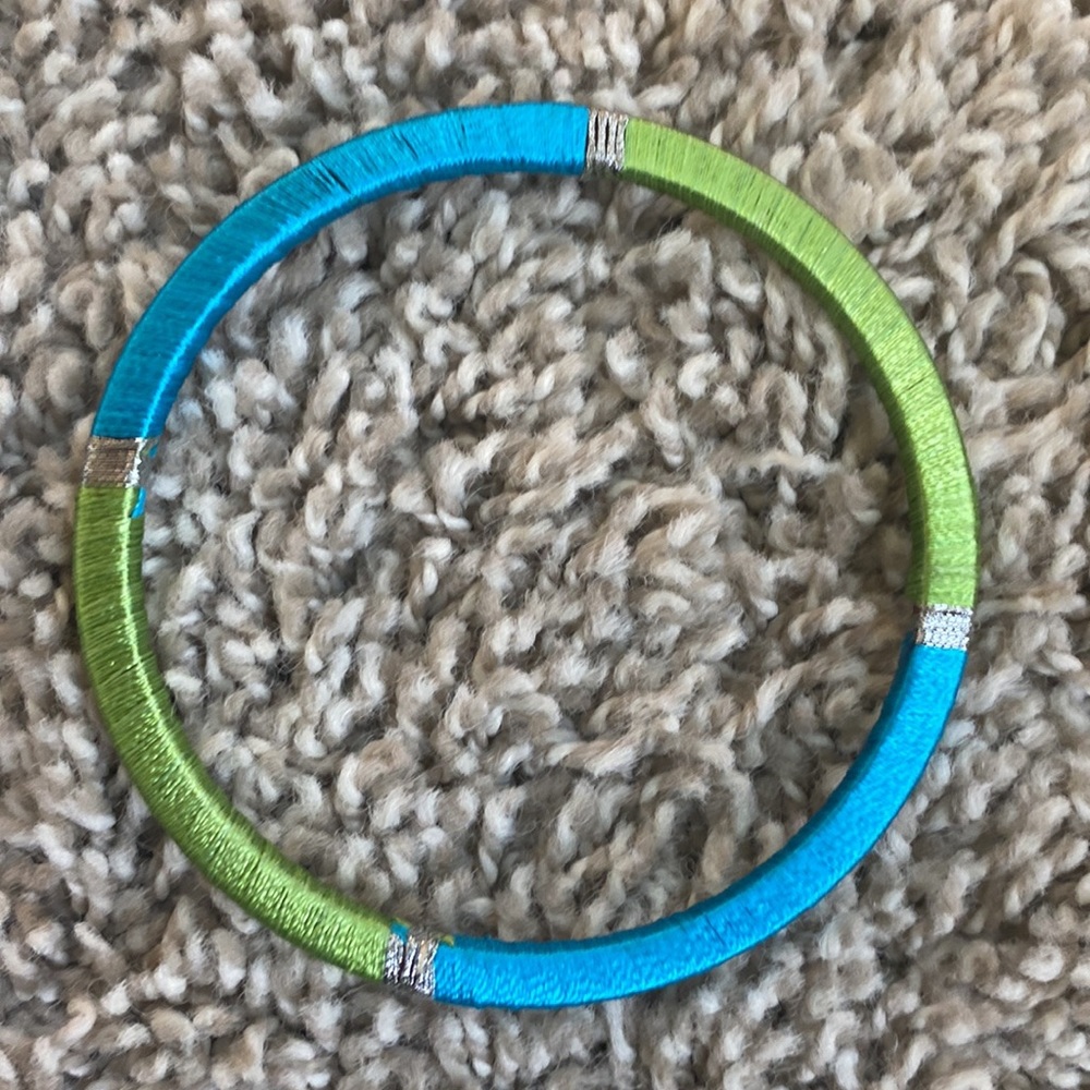 Threaded bangle bracelet - Picture 3 of 5